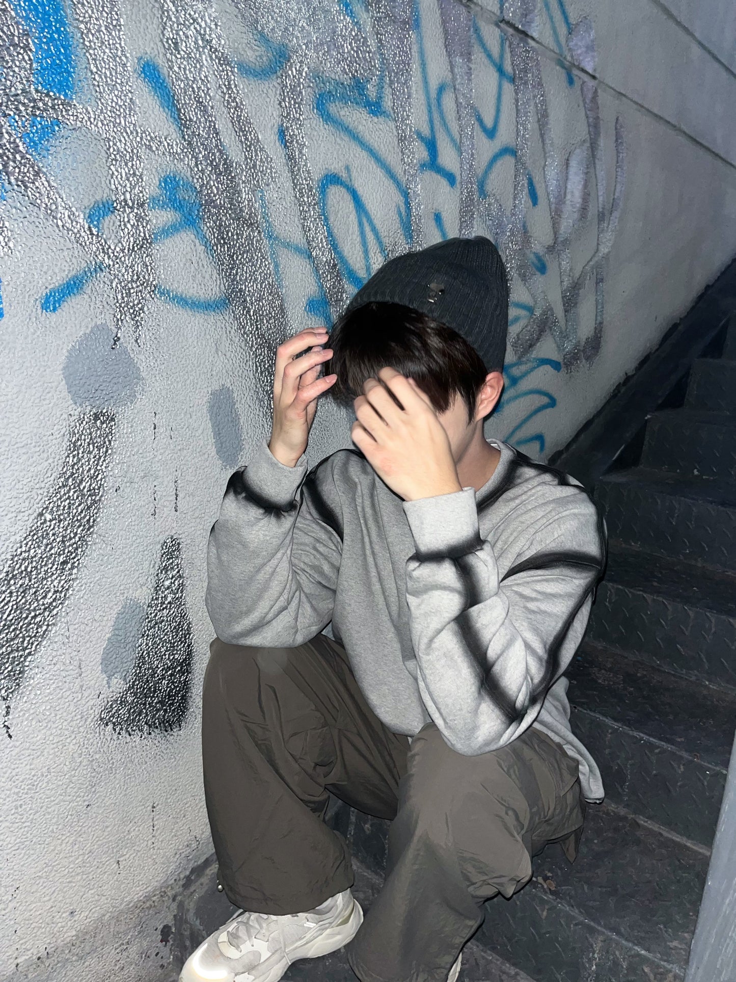 Hand Spray Sweater #PB049