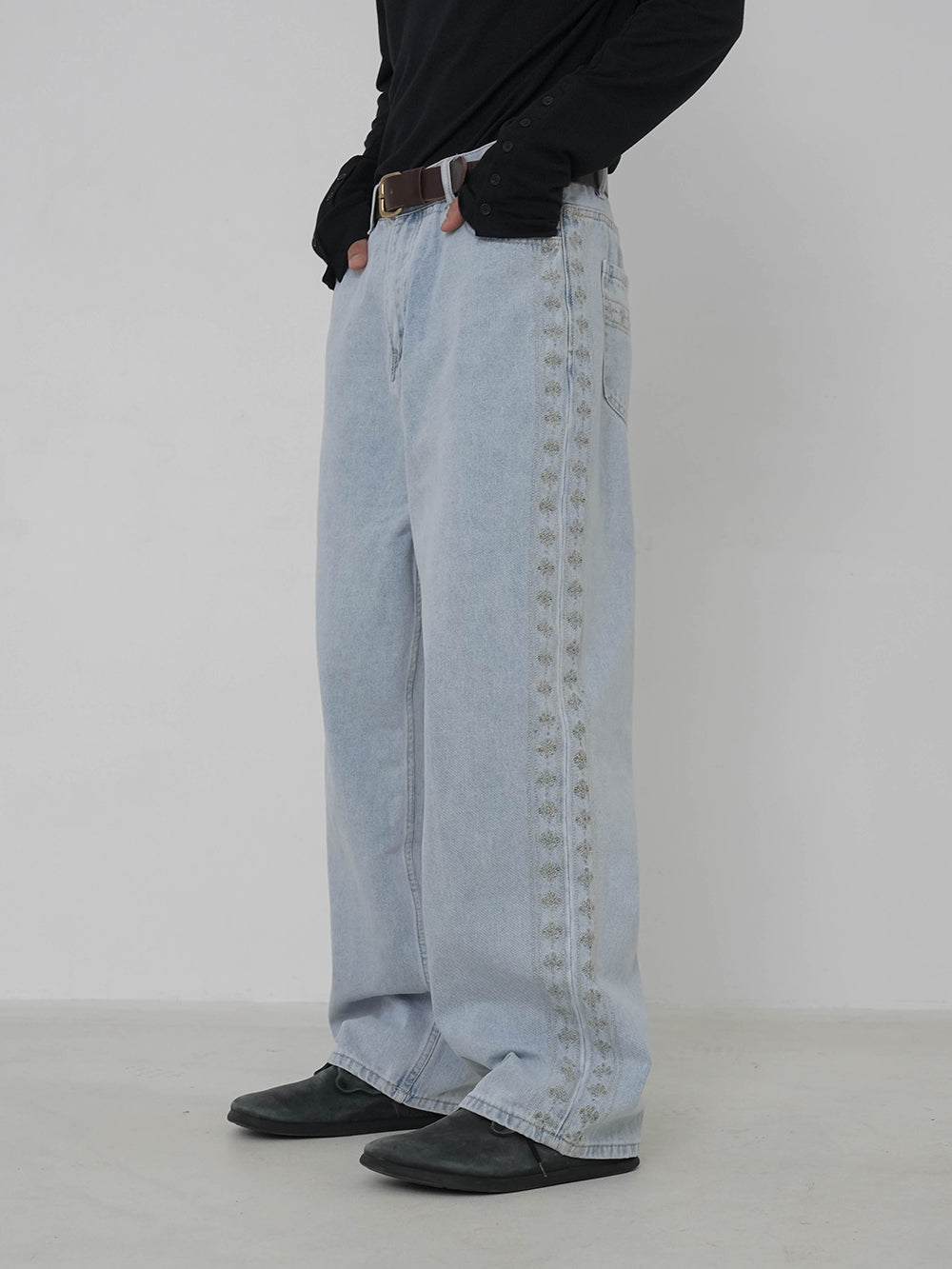 Handmade flower denim Pant