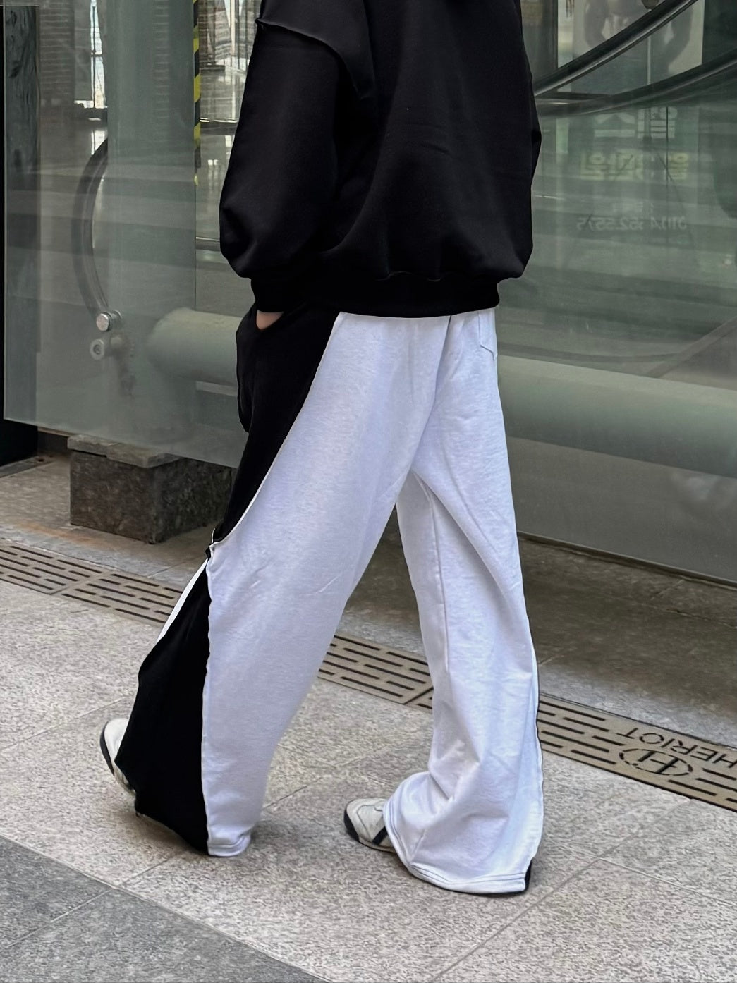 Blocking casual pants